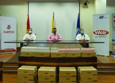 Laboratorio Weir realizó donación de alcohol antiséptico y jabón líquido a la Alcaldía de Cuenca